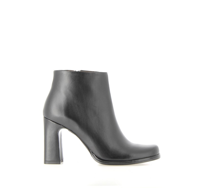 j2144a-noir