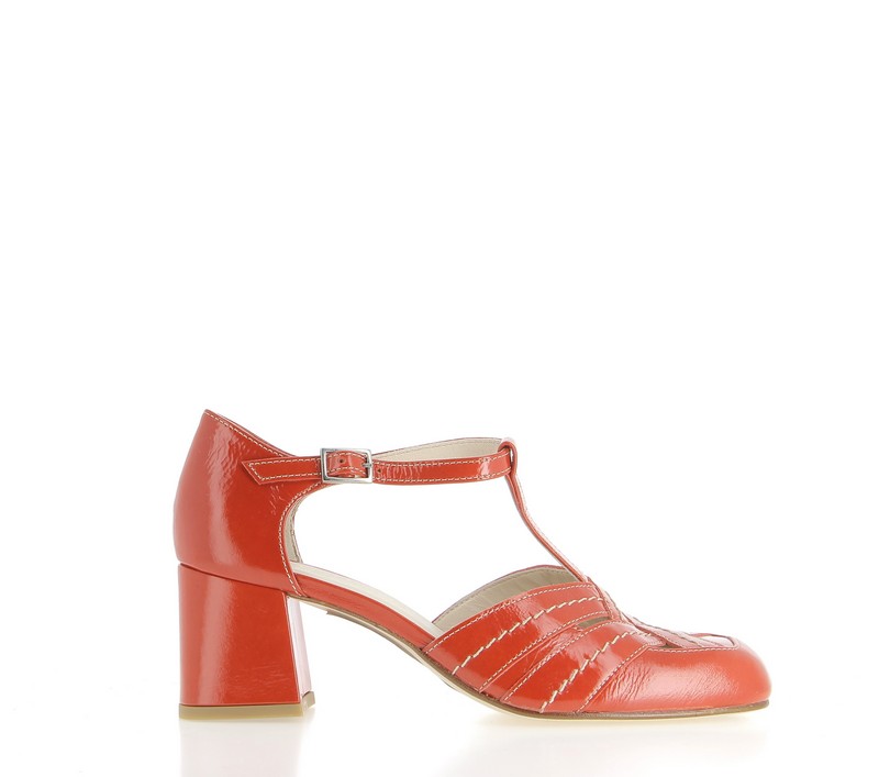 j2209b-rouge